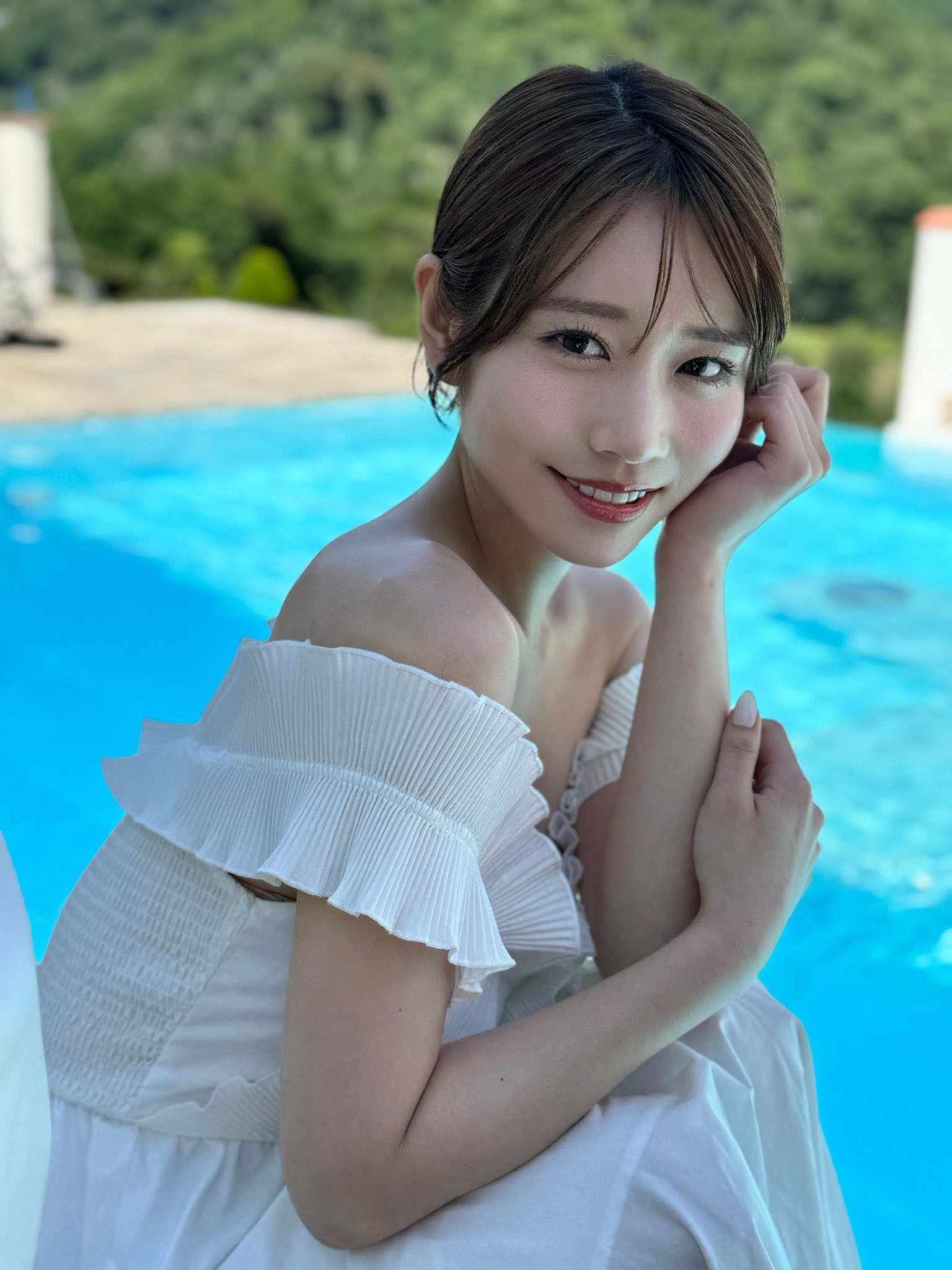 河北彩伽のプールサイド写真に「天使降臨」の声が殺到。2時間で10万imp超え